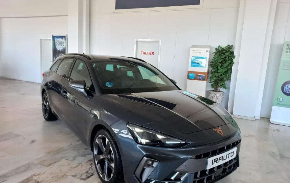 CUPRA León Sportstourer 1.5 ETSI DSG 110KW (frontal)