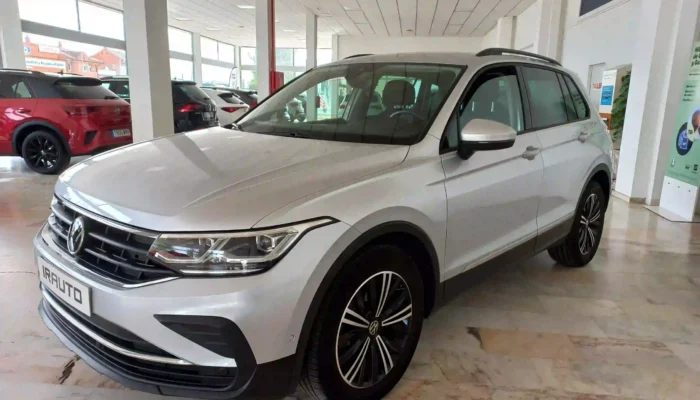 VOLKSWAGEN TIGUAN GRIS lateral derecho