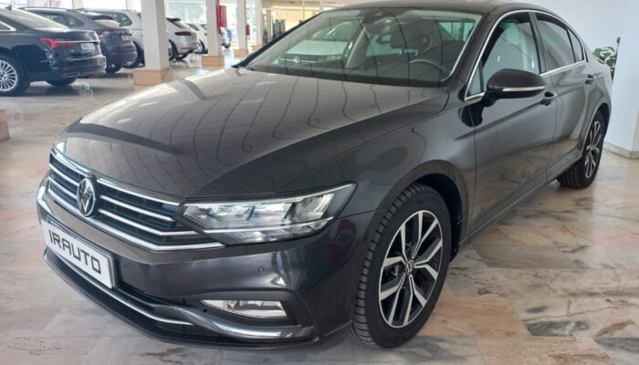 Frontal Passat negro